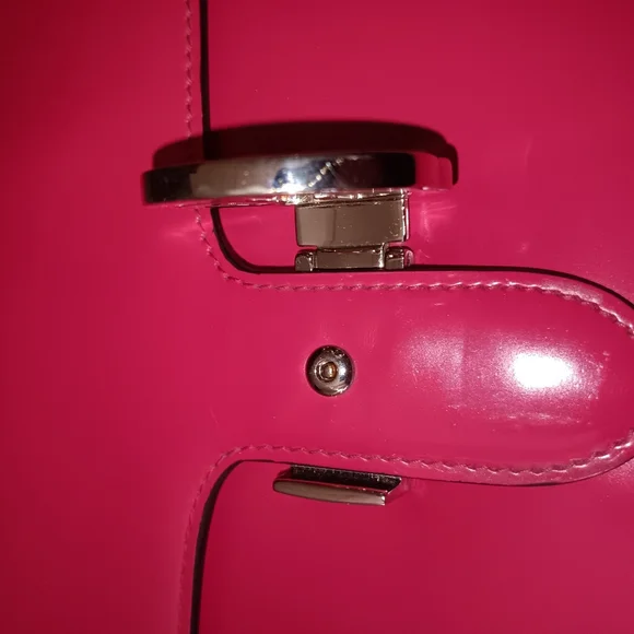 Gucci GG Rare Pink Patent Leather Chain Crossbody Bag - Picture 7 of 7